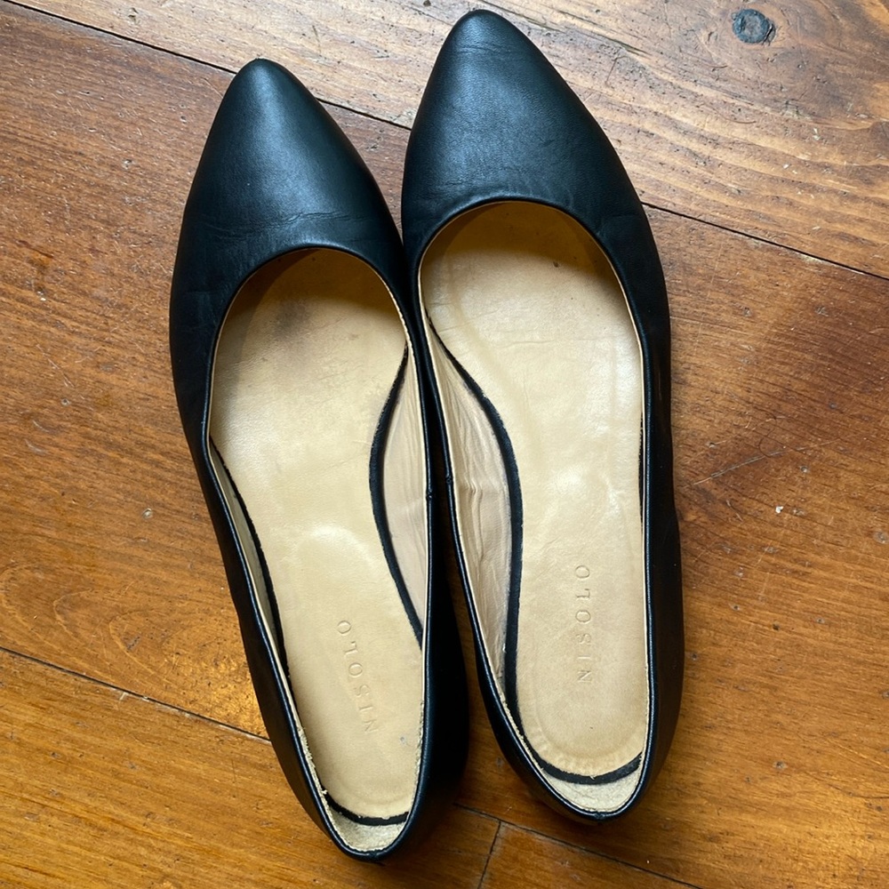 Pointed black Nisolo flats size 8.5